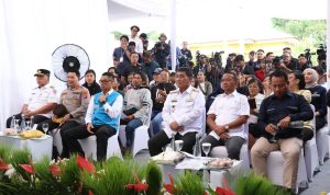 Darmawan Prasodjo Menteri Energi dan Sumber Daya Mineral (ESDM) RI, Bahlil Lahadalia, bersama Direktur Utama PLN Darmawan Prasodjo, melakukan kunjungan kerja ke Desa Winebetan, Kecamatan Langowan Selatan, Kabupaten Minahasa, Sulawesi Utara, Rabu (29/10/2025).