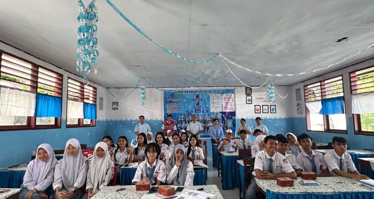 PLN UP3 Manado PT PLN (Persero) melalui Unit Layanan Pelanggan (ULP) Manado Utara kembali melaksanakan program berkelanjutan bertajuk “PLN Goes to School”.