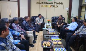 PLN UID Suluttenggo PT PLN (Persero) Unit Induk Distribusi Sulawesi Utara, Sulawesi Tengah, dan Gorontalo (UID Suluttenggo) terus berkomitmen memperkuat kolaborasi antarlembaga guna memastikan pembangunan infrastruktur kelistrikan berjalan optimal.